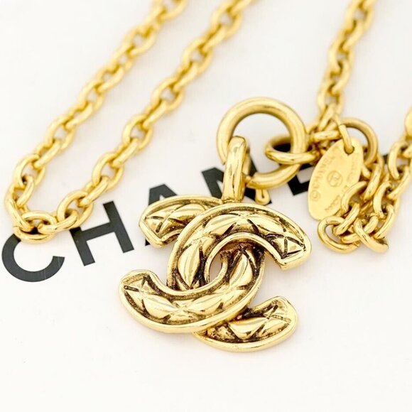 CHANEL CC Logo Quilted Matelasse Necklace 21" Gold Tone Auth l1090 - Picture 1 of 5